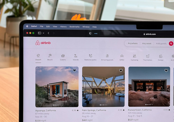 Arriva l'estate e Airbnb si rinnova con le Esperienze